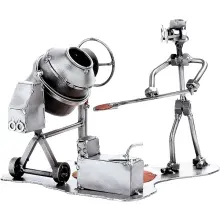 Schraubenmännchen Betonbauer oder Maurer mit Mischmaschine Schraubenmännchen Betonbauer oder Maurer mit Mischmaschine