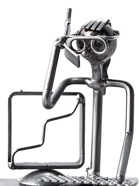 Metallmann Stiftehalter für den Schreibtisch - Wired Line Metallmann Stiftehalter für den Schreibtisch - Wired Line