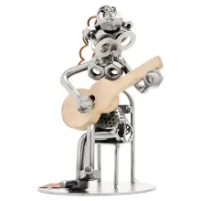 Schraubenmännchen Frau mit Holzgitarre Schraubenmännchen Frau mit Holzgitarre