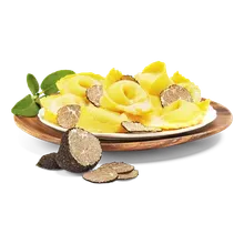 Cappellacci mit Parmesan und schwarzem Trüffel Cappellacci mit Parmesan und schwarzem Trüffel
