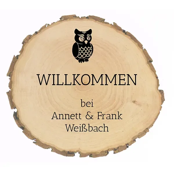 kleine Baumscheibe mit Wunschtext Größe: ca. 9 - 10 cm kleine Baumscheibe mit Wunschtext Größe: ca. 9 - 10 cm