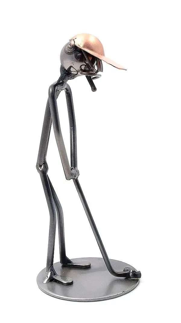 Metallmann Golfer beim Abschlag mit dem Putter - Wired Line Metallmann Golfer beim Abschlag mit dem Putter - Wired Line