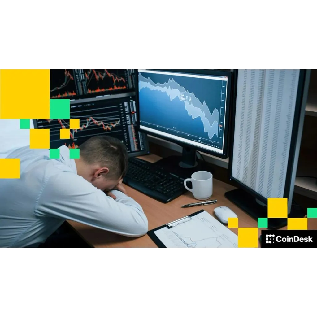 Altcoins decline while Bitcoin price approaches 0,000 support level Altcoins decline while Bitcoin price approaches 0,000 support level
