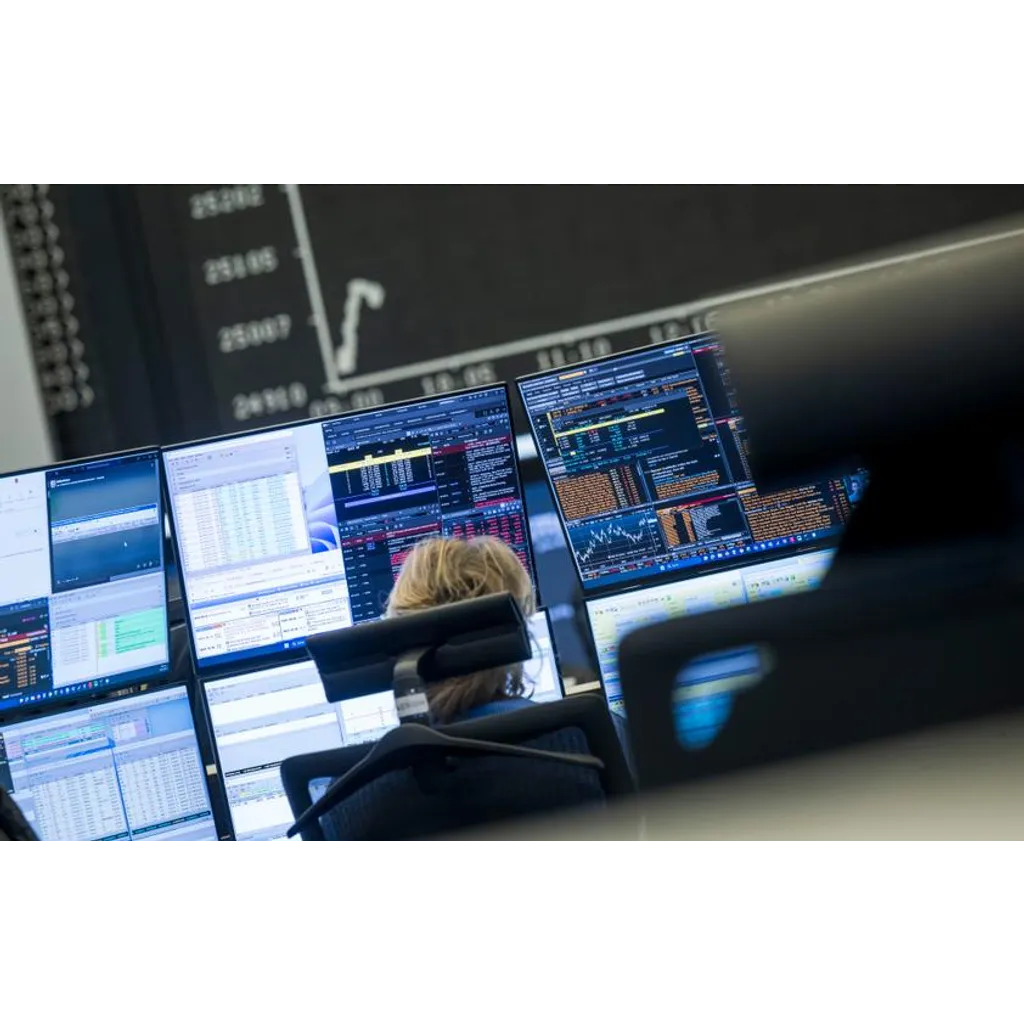 HYPE token surges 24% as silver futures volume soars on Hyperliquid exchange HYPE token surges 24% as silver futures volume soars on Hyperliquid exchange