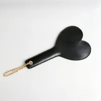 Elif Domanic - Herzförmiger Spanker Elif Domanic - Herzförmiger Spanker