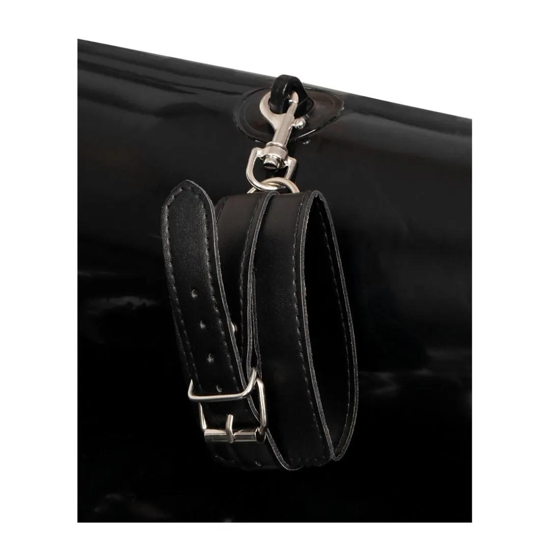 Lacklaken „Glossy Games“ mit 4 Fesseln und 1 Liter Gleitgel – Bild 5