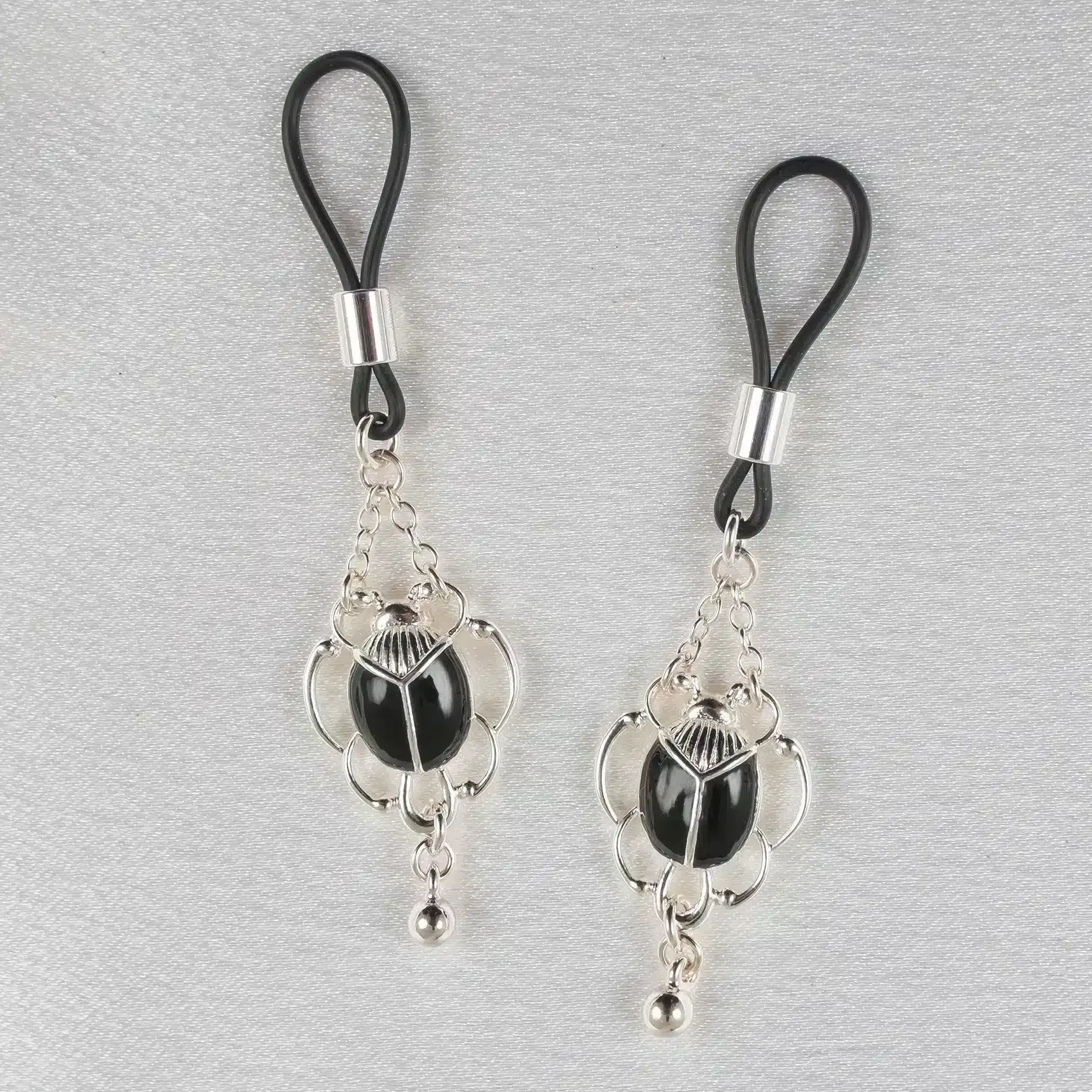 Sylvie Monthulé - Brustwarzenschmuck Heilige Skarabäen Sylvie Monthulé - Brustwarzenschmuck Heilige Skarabäen