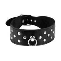 Breites Leder-Halsband mit Flachnieten Breites Leder-Halsband mit Flachnieten