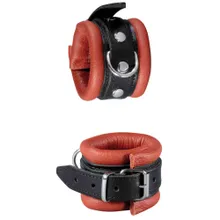 Leder-Handfessel mit D-Ringen Leder-Handfessel mit D-Ringen