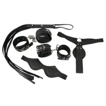 Bondage-Set vegan mit Fesseln, Flogger und Augenbinde, 5-teilig Bondage-Set vegan mit Fesseln, Flogger und Augenbinde, 5-teilig