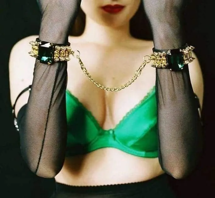 Ludovica Martire - Salomè Handschelle – Bild 2