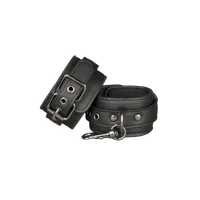 Gepolsterte Handfesseln aus Lederimitat Gepolsterte Handfesseln aus Lederimitat