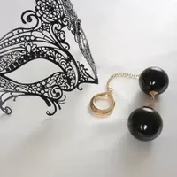 Sylvie Monthulé - Geisha-Kugeln als erotischer Schmuck Sylvie Monthulé - Geisha-Kugeln als erotischer Schmuck