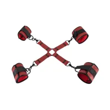 Hand- und Fußfesseln mit Fesselkreuz Hand- und Fußfesseln mit Fesselkreuz