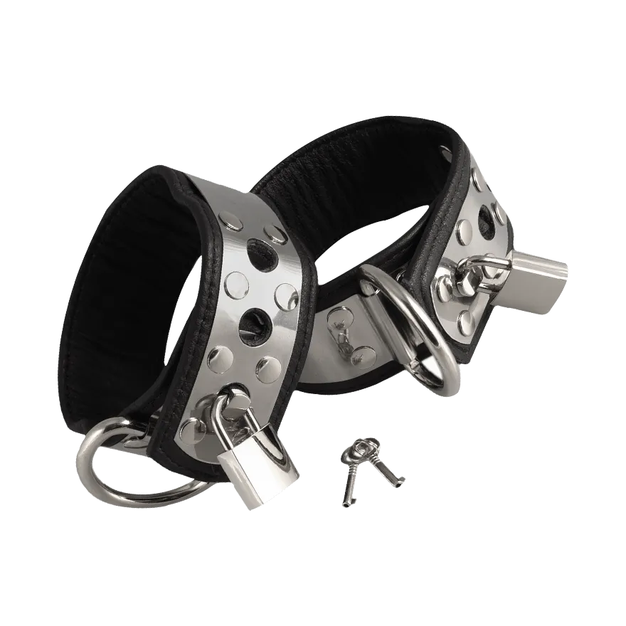 Fußfesseln aus Leder & Metall Fußfesseln aus Leder & Metall