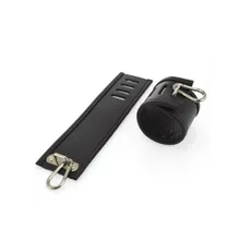 Leder-Handfesseln mit Karabinerhaken, schwarz Leder-Handfesseln mit Karabinerhaken, schwarz