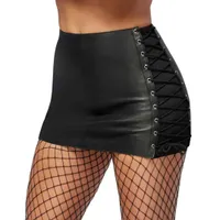 Minirock aus Leder mit Schnürungen Minirock aus Leder mit Schnürungen