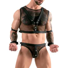 Top plus Jock aus elastischem Netz mit Hand- und Armfesseln Top plus Jock aus elastischem Netz mit Hand- und Armfesseln