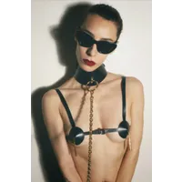 Elif Domanic - Brustwarzenabdeckung BH Größe S Elif Domanic - Brustwarzenabdeckung BH Größe S