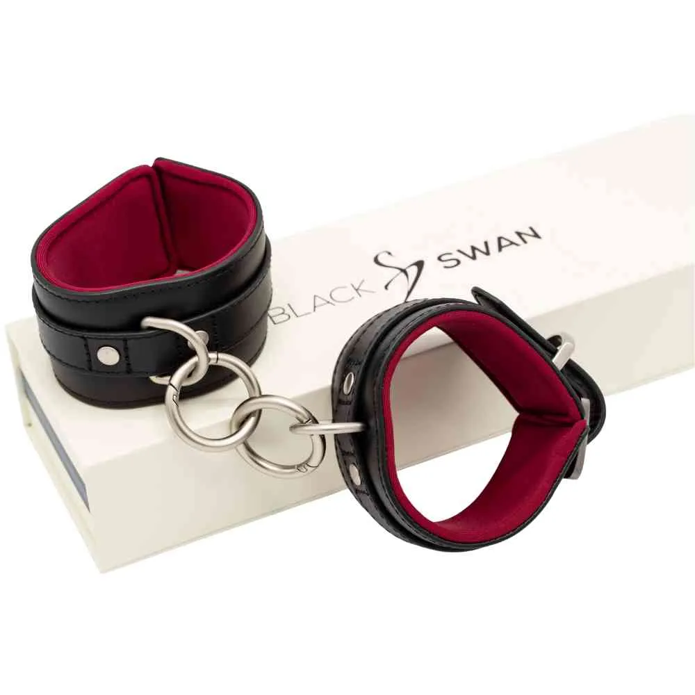 Leder-Fußfesseln "Black Berry" – Bild 4