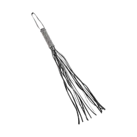 Kurze Lederpeitsche mit Metallkette Kurze Lederpeitsche mit Metallkette