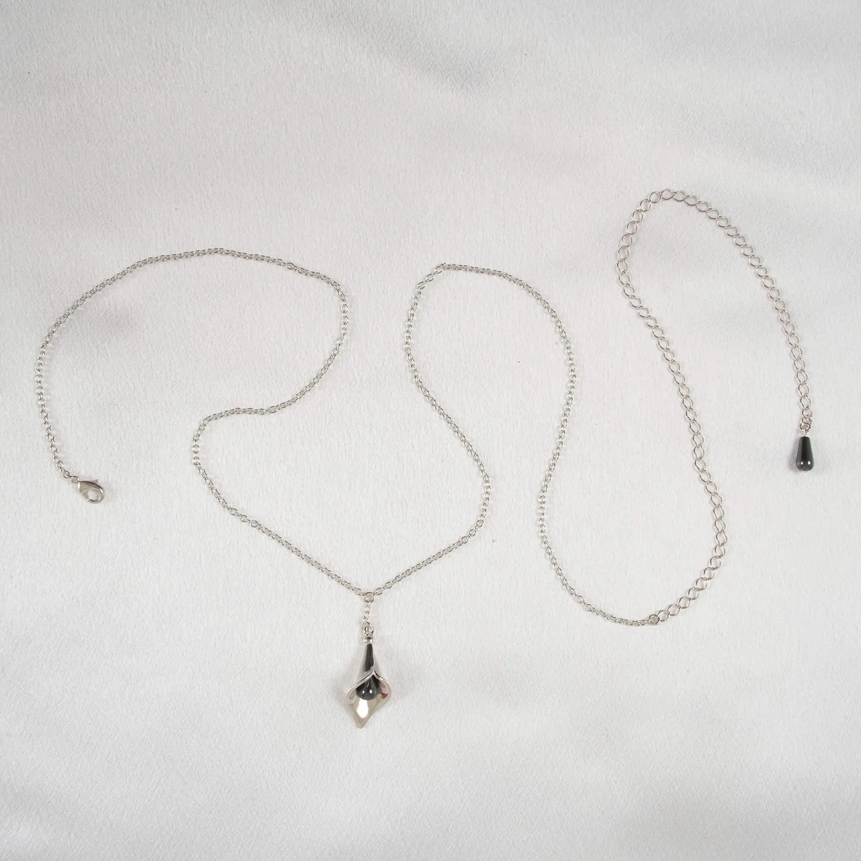 Sylvie Monthulé - Hüftkette Arum Blume | Silber Größe L – Bild 2