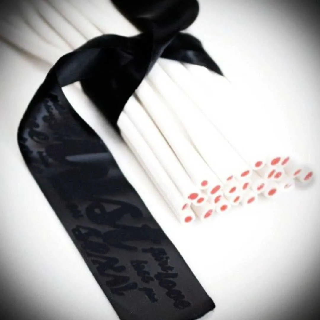 Satin Handfesseln – Bild 4