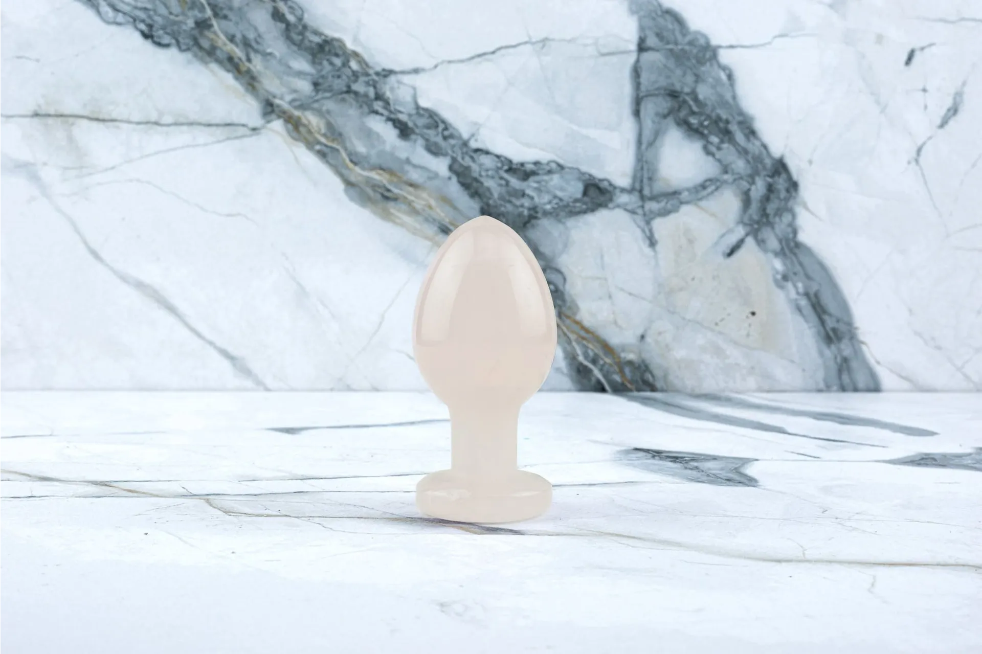 Kristall Buttplug Eva - Rosenquarz Kristall Buttplug Eva - Rosenquarz