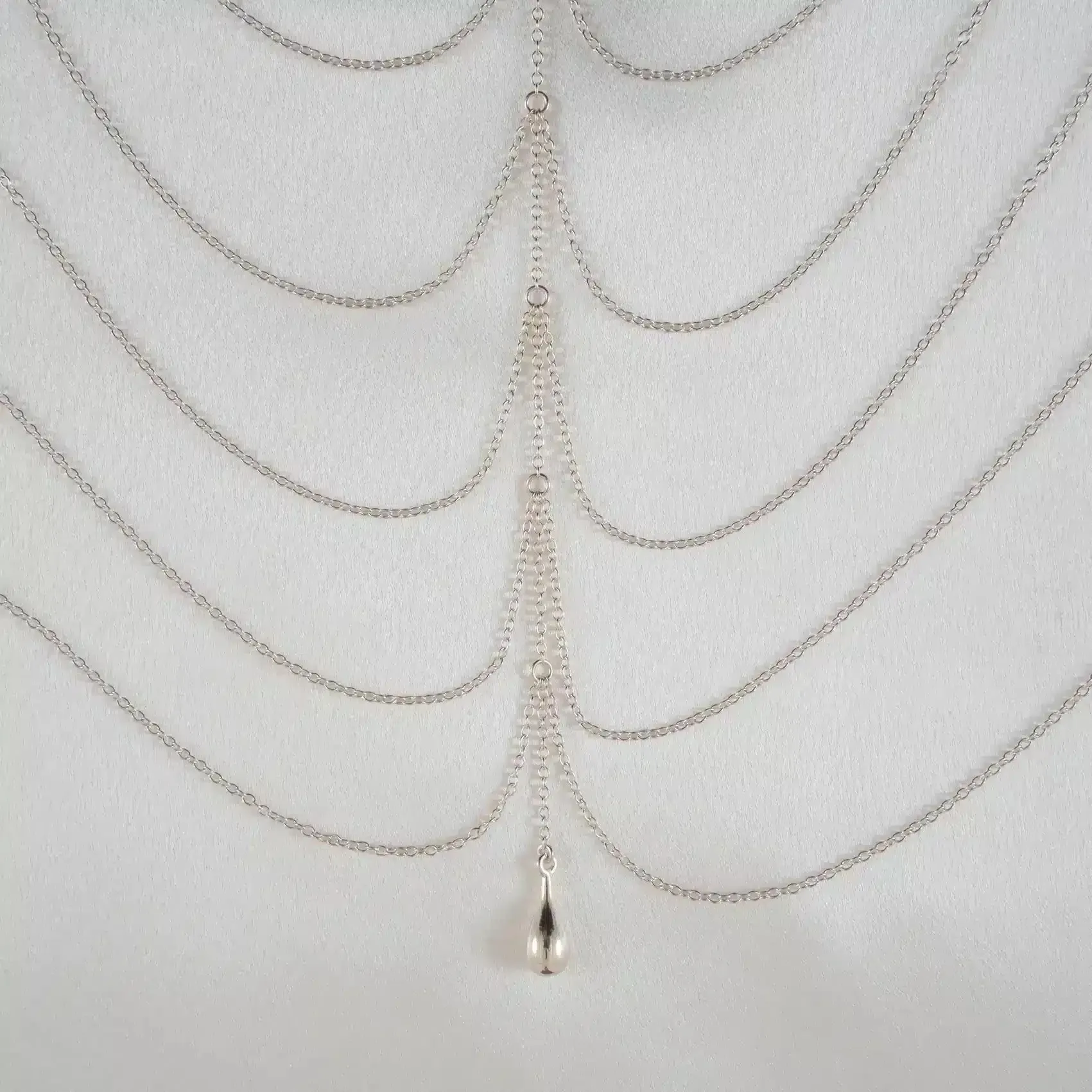 Sylvie Monthulé - Truhenschmuck Drapierte Ketten Sylvie Monthulé - Truhenschmuck Drapierte Ketten