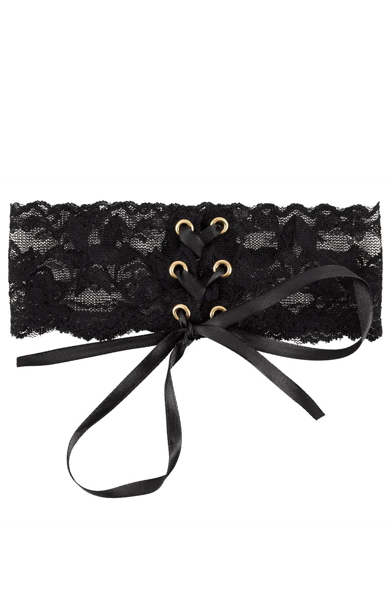 Spitzenhalsband mit Schnürung Spitzenhalsband mit Schnürung