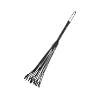 Lederpeitsche mit geflochtenen Riemen Lederpeitsche mit geflochtenen Riemen