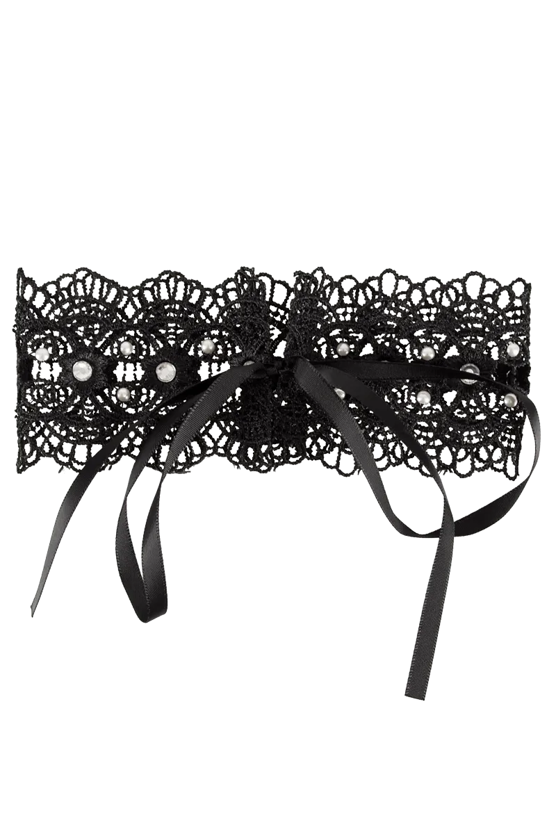 Spitzenhalsband mit Perlen und Strasssteinen Spitzenhalsband mit Perlen und Strasssteinen