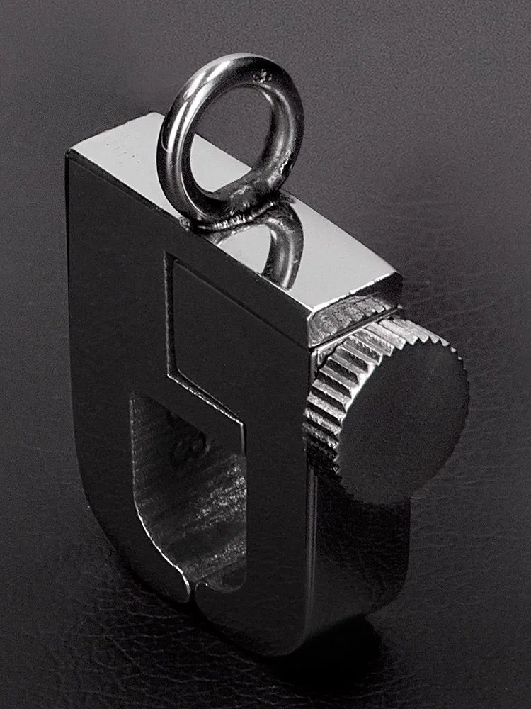 Triune Mini Shackle: Edelstahl-Magnet-Nippelclip Triune Mini Shackle: Edelstahl-Magnet-Nippelclip
