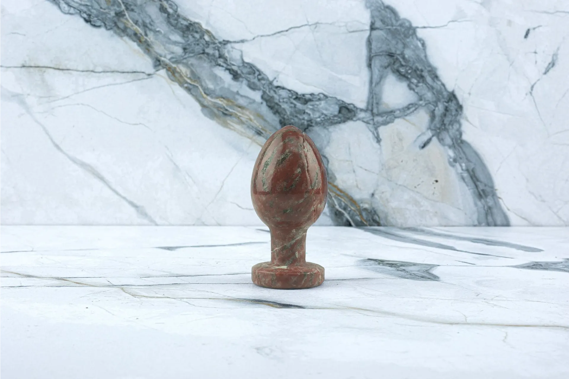 Kristall Buttplug Eva - Roter Jaspis Kristall Buttplug Eva - Roter Jaspis