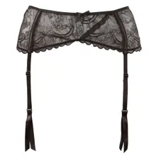 Zart bestickter Strapsgurt mit 2-fach-Hakenverschluss Zart bestickter Strapsgurt mit 2-fach-Hakenverschluss