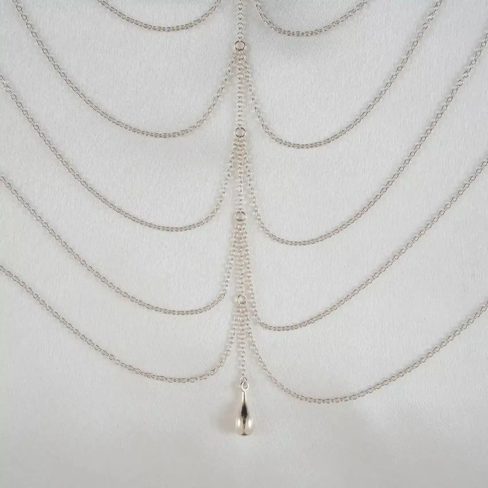 Sylvie Monthulé - Truhenschmuck Drapierte Ketten | Silber – Bild 2