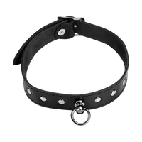 Leder-Halsband mit Flachnieten Leder-Halsband mit Flachnieten