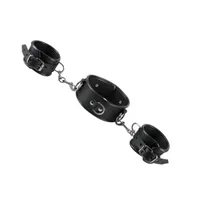 Halsfessel mit Handfesseln aus Leder Halsfessel mit Handfesseln aus Leder