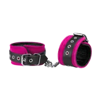 Leder-Handfesseln mit Karabinern Leder-Handfesseln mit Karabinern