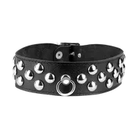 Leder-Halsband mit großen Flachnieten Leder-Halsband mit großen Flachnieten