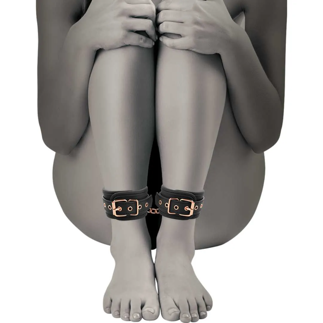 Premium Fußfesseln mit Gold-Details – Bild 4