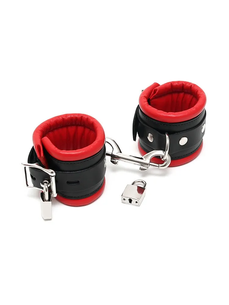 Leder-Fußfesseln gepolstert und abschließbar, rot/schwarz Leder-Fußfesseln gepolstert und abschließbar, rot/schwarz