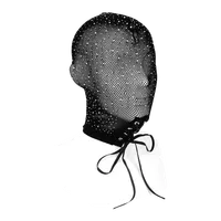 Luxuriöse Kopfmaske mit Strasssteinchen Luxuriöse Kopfmaske mit Strasssteinchen