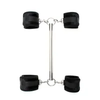 Softbondage Spreizstange mit abnehmbaren Hand- und Fußfesseln, schwarz Softbondage Spreizstange mit abnehmbaren Hand- und Fußfesseln, schwarz