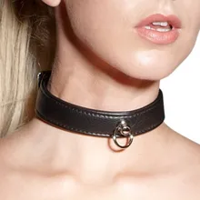 Halsfessel aus Lederimitat Halsfessel aus Lederimitat