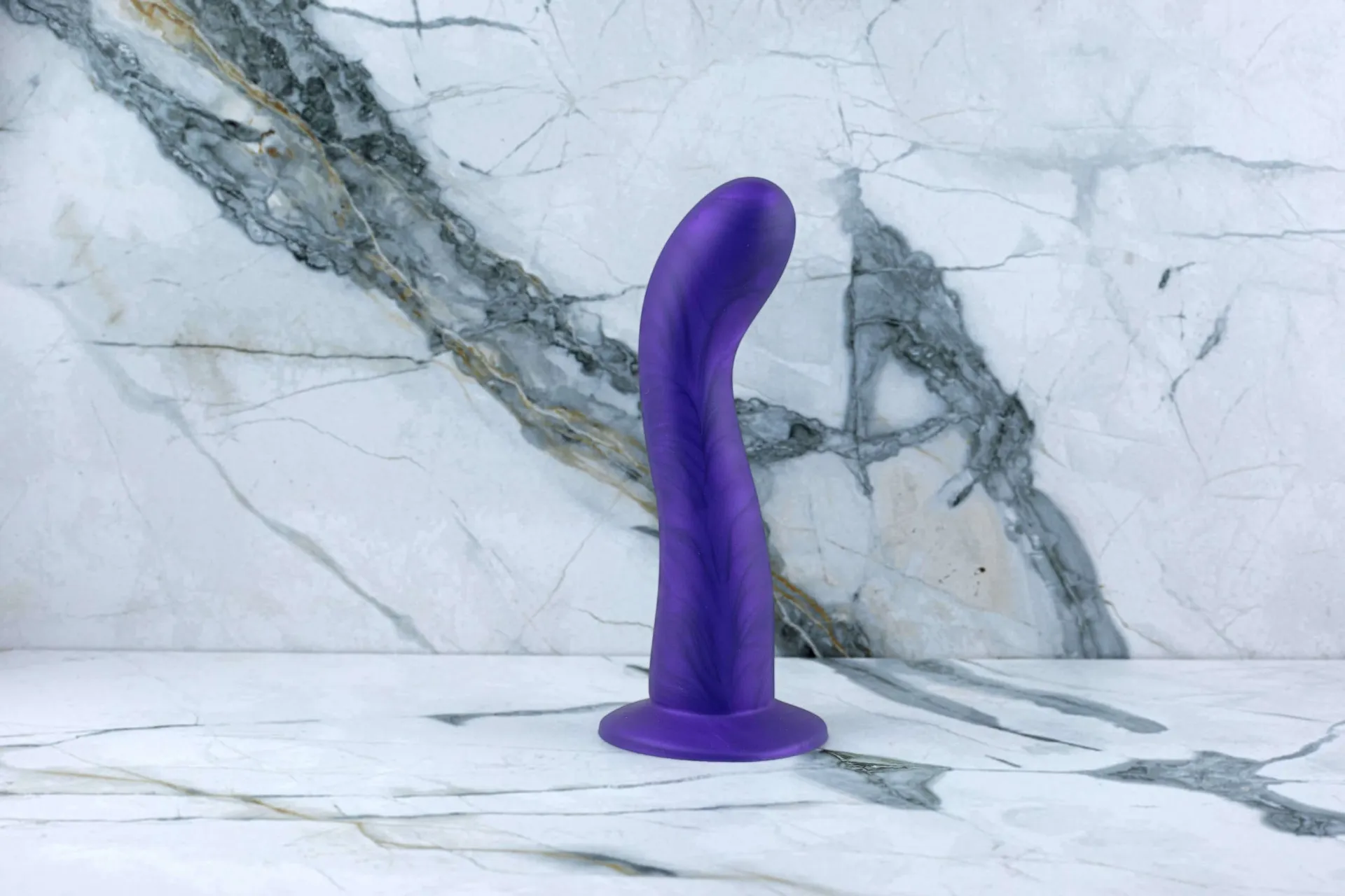 Ylva & Dite - Schwan schillernd violett Ylva & Dite - Schwan schillernd violett