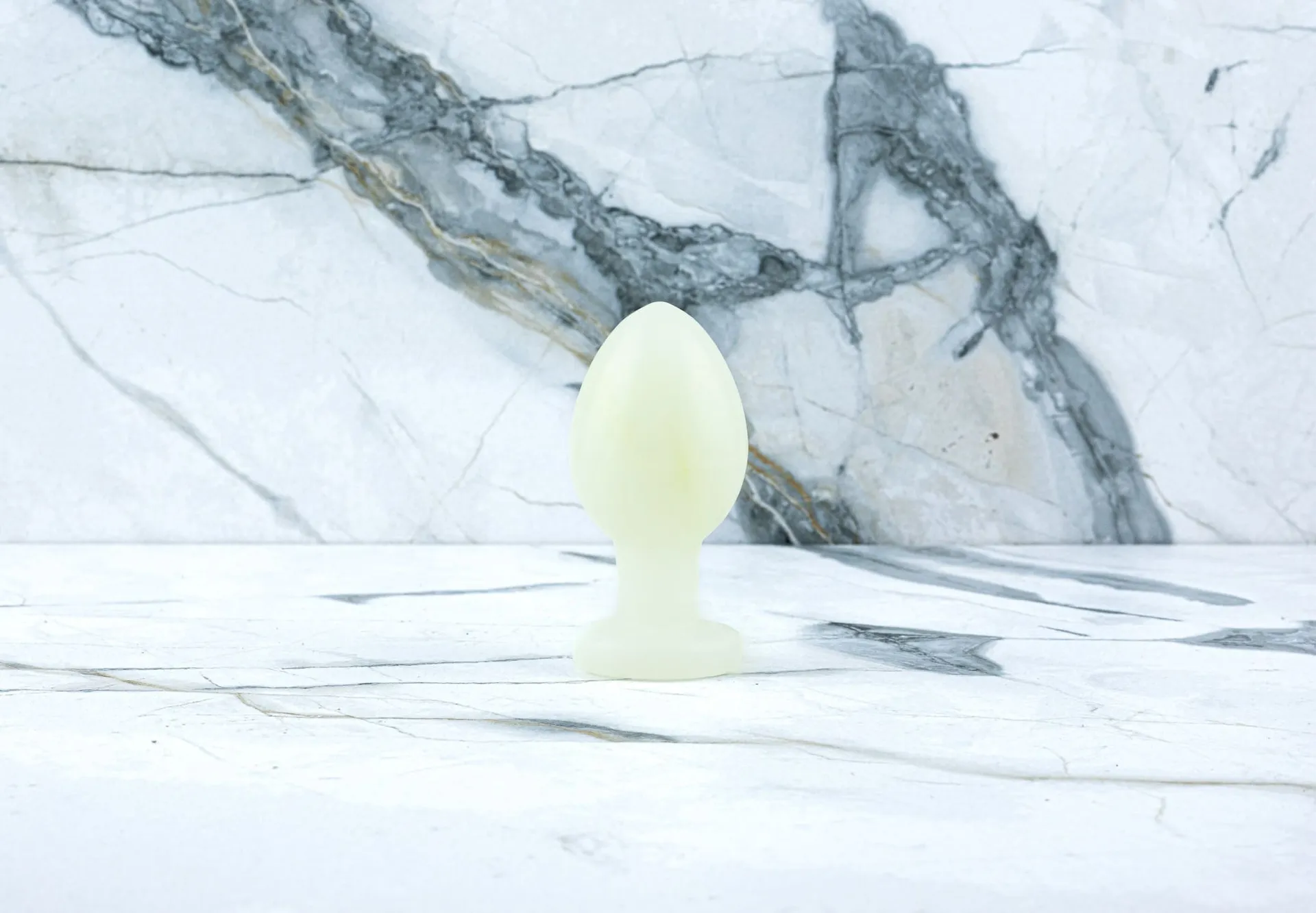 Kristall Buttplug Eva - Weiße Jade Kristall Buttplug Eva - Weiße Jade