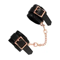 Handfessel in edler stylischer Leder-Optik Handfessel in edler stylischer Leder-Optik