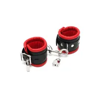 Leder-Handfesseln gepolstert und abschließbar, rot/schwarz Leder-Handfesseln gepolstert und abschließbar, rot/schwarz