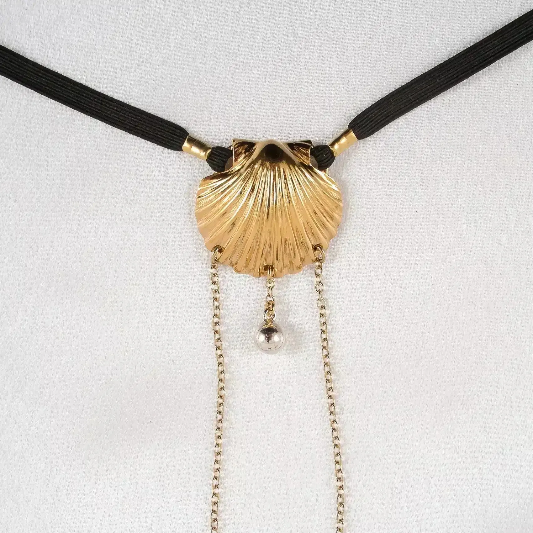 Sylvie Monthulé - G-String Rare Pearl Sylvie Monthulé - G-String Rare Pearl